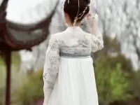 小姐姐给闺蜜买古装内衣,小姐姐为闺蜜精心挑选的时尚礼物